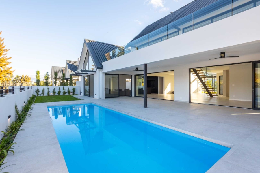 5 Bedroom Property for Sale in Val De Vie Estate Western Cape